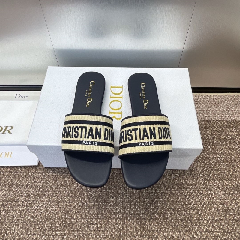 ch**an D*or slippers
